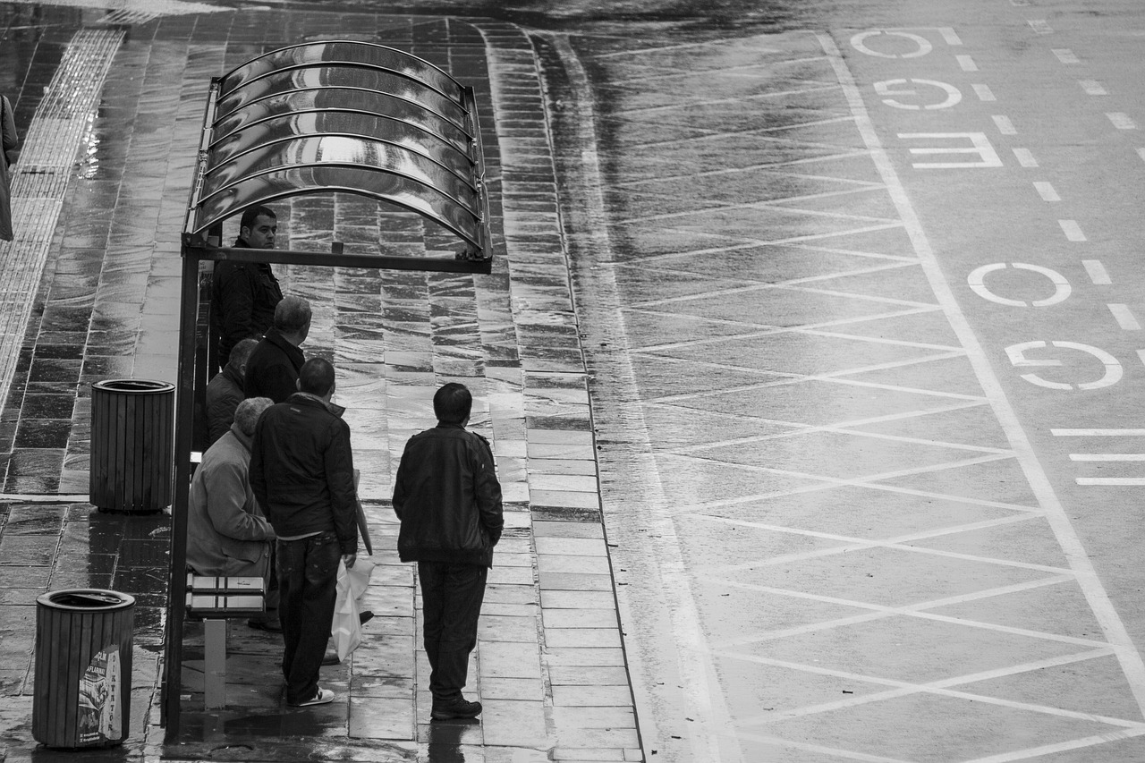 大叔適渴而止，都市溫情救贖的最新章節(jié)