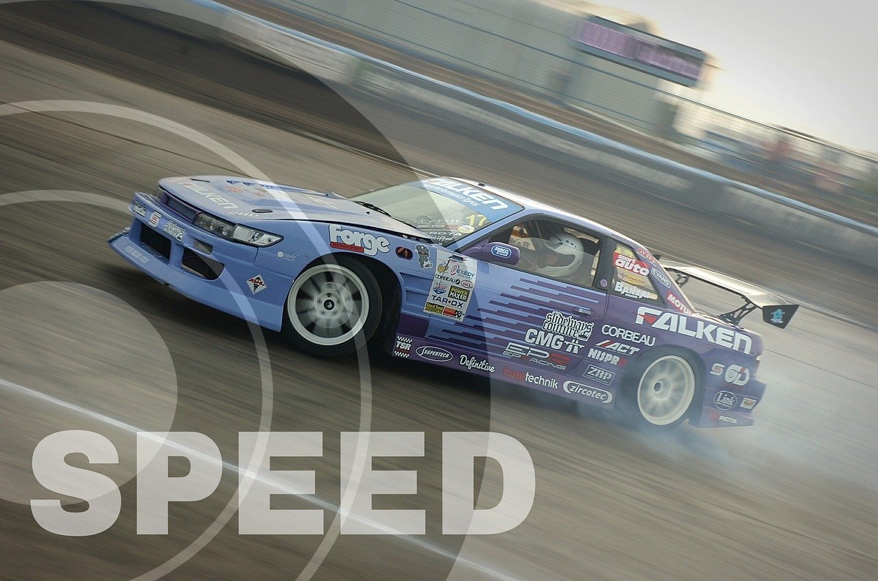 日產(chǎn)最新超跑，速度與力量的極致融合亮相街頭！